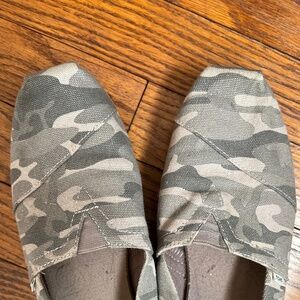 Slip on camouflage sneakers